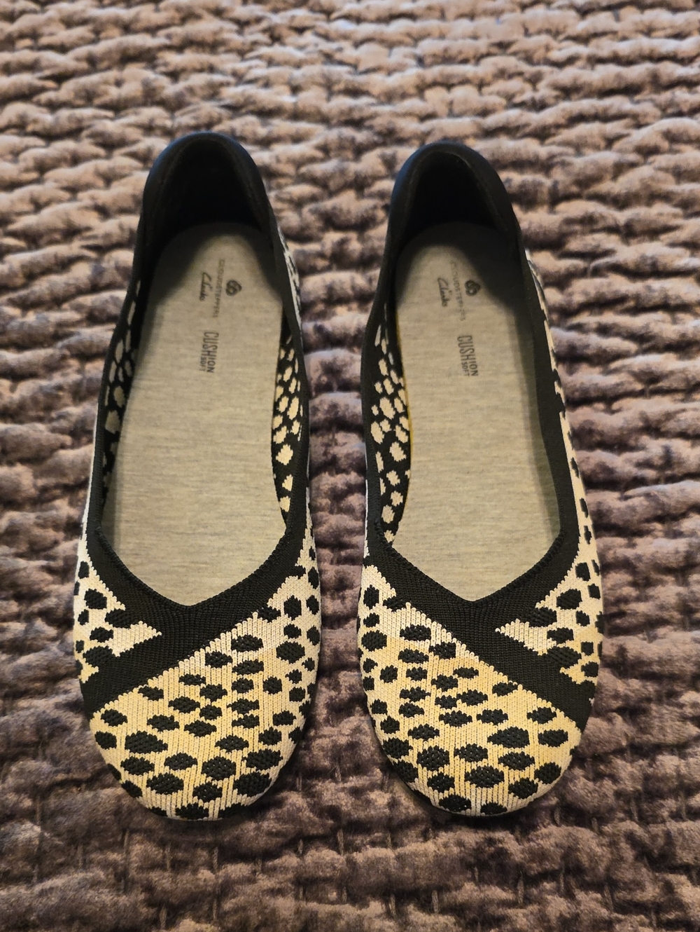 Women’s Black and Cream Leopard Knit Ballet Flats Cloudsteppers By Clarks 8M
